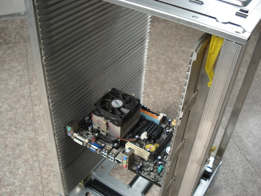 SMT 저장 Ｌ 사이즈를 세우는 산업적 ESD 반대 정전기 부속물 메가진 랙 PCB